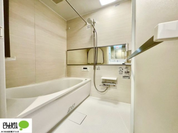 �����@�����̔�������Ă����o�X���[���͍L�X�������B�x���͂��q�l�ƈꏏ�ɗV�тȂ������܂��ˁB