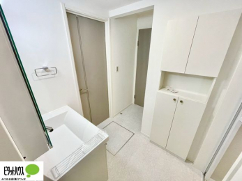�L�b�`���@���ʏ��Ɏ��[�X�y�[�X��݂��܂����B������^�I���A�X�g�b�N��܂Ȃǉ����Ƒ����̂Ń��l���ɃX�y�[�X������Əd�󂵂܂��B