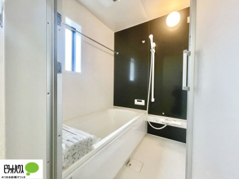 �����@�{�H��ʐ^�F1���̔�����������x���̓��͂��q�l�Ƃ̃R�~���j�P�[�V�����̏�Ƃ���