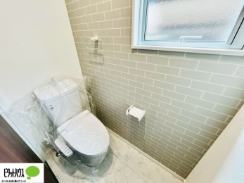 �g�C���@�{�H��ʐ^�@�E�H�V�����b�g�g�C�������B