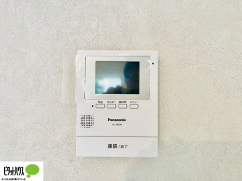 ���̑��@�{�H��ʐ^�@������Ԃ����S��TV���j�^�[�t���C���^�[�z��