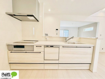 �L�b�`���@�V�z�Ȃ�ł͂̃s�J�s�J�̃L�b�`���͖����̂��������y�������Ă���܂��ˁB
