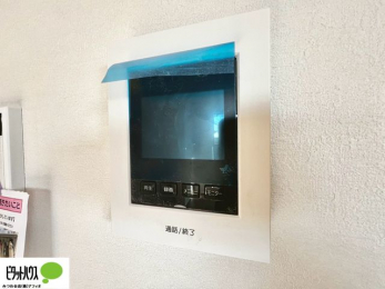 ���̑��@�{�H��ʐ^�@������Ԃ����S��TV���j�^�[�t���C���^�[�z��