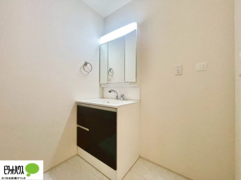 ���ʑ�E���ʏ��@�{�H��ʐ^�F�O�ʋ��̗���A�V���N���ȂǑ������[��������A�L�X�Ƃ������ʉ��ϑ�ł��B