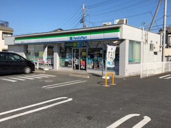 ���ӊ��@�t�@�~���[�}�[�g/��t���Β��X �k��3���B 190m