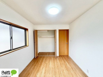 �q�������@���ꂼ��̂������Ɏ��[�X�y�[�X������̂Ńv���C�x�[�g�ȉו����g�߂ɒu�����Ƃ��ł��܂��B