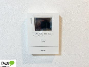 ���̑��@������Ԃ����S��TV���j�^�[�t���C���^�[�z��