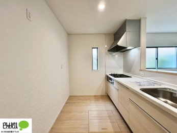 �L�b�`���@�V�z�Ȃ�ł͂̃s�J�s�J�̃L�b�`���͖����̂��������y�������Ă���܂��ˁB