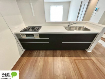 �L�b�`���@�{�H��ʐ^�@�V�z�Ȃ�ł͂̃s�J�s�J�̃L�b�`���͖����̂��������y�������Ă���܂��ˁB