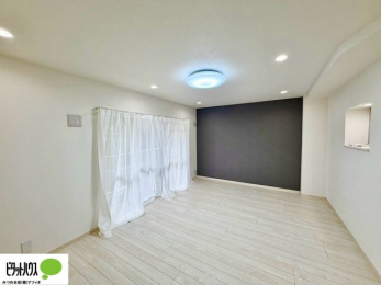 �L�b�`���@���R�����������ޒg���ȃ��r���O�B��������ɂ͓Ǐ��₨���Q�ł����Ȃ���̂�т�Ɖ߂����ЂƎ����B