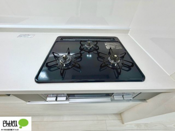 �L�b�`���@�R�����͊�����3���B�O�����@�\�t���œ����������\�Ȃ̂ŁA�����I�ɂ��������o���܂��B���ʂ̏��Ȃ��f�U�C���Ȃ̂ŁA���������y�X�B