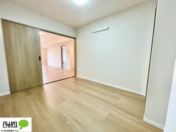 �q�������@�w�т̎��Ԃ��V�Ԏ��Ԃ���؂ɂł���q�ǂ������B�Ƌ�̔z�u�����₷���V���v���Ȑ݌v�ŁA�������K�Ɏg���܂��B