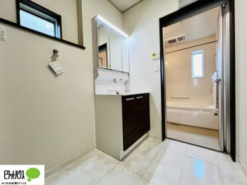 ���ʑ�E���ʏ��@�g���₷���V���v���Ȑ��ʉ��ϑ�B�����̎x�x�͂�������n�܂�܂��B