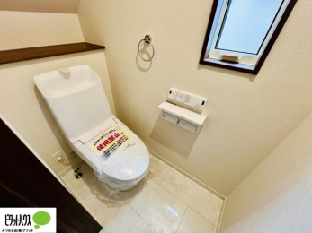 �g�C���@1�E2�K�E�H�V�����b�g�g�C�������B