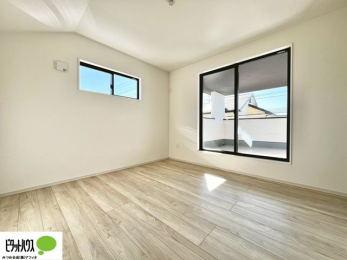 �Q���@����̏I���ɕv�w�ł������߂������Q���B�L���ɂ�Ƃ肪����A�Ƒ��̋C�z�������Ȃ������������x�߂���S�̃v���C�x�[�g��Ԃł��B