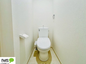 �g�C���@�{�H��ʐ^�F1�E2�K�E�H�V�����b�g�g�C�������B