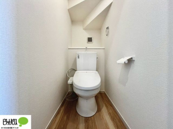 �g�C���@�{�H��ʐ^�F1�E2�K�E�H�V�����b�g�g�C�������B