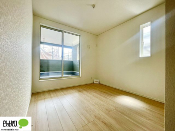 �o���R�j�[�@�傫�ȑ����疾�邢�z�˂�������܂��B