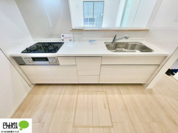 �L�b�`���@�V�z�Ȃ�ł͂̃s�J�s�J�̃L�b�`���͖����̂��������y�������Ă���܂��ˁB