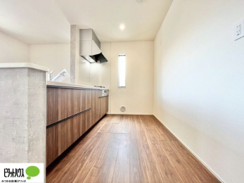 �L�b�`���@�V�z�Ȃ�ł͂̃s�J�s�J�̃L�b�`���͖����̂��������y�������Ă���܂��ˁB