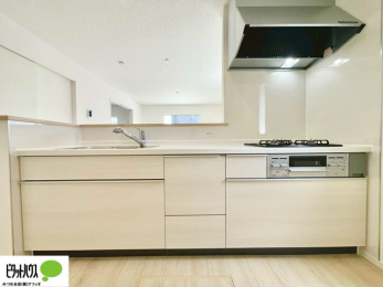 �L�b�`���@�V�z�Ȃ�ł͂̃s�J�s�J�̃L�b�`���͖����̂��������y�������Ă���܂��ˁB