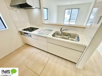 �L�b�`���@�V�z�Ȃ�ł͂̃s�J�s�J�̃L�b�`���͖����̂��������y�������Ă���܂��ˁB