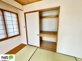 ���̑��@�a���ɂ��鉟����͗��q�p�̕z�c��G�߂̕z�c����������ۊǂł��܂��B