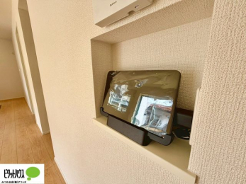 ���̑��@������Ԃ����S��TV���j�^�[�t���C���^�[�z��