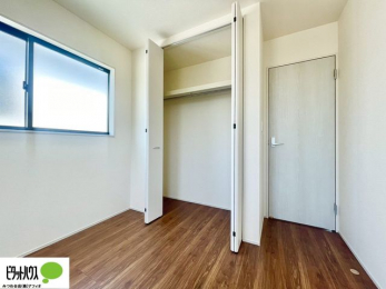 ���[�@���ꂼ��̂������Ɏ��[�X�y�[�X������̂Ńv���C�x�[�g�ȉו����g�߂ɒu�����Ƃ��ł��܂��B