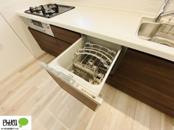 �L�b�`���@�{�H��ʐ^�@�V�z�Ȃ�ł͂̃s�J�s�J�̃L�b�`���͖����̂��������y�������Ă���܂��ˁB