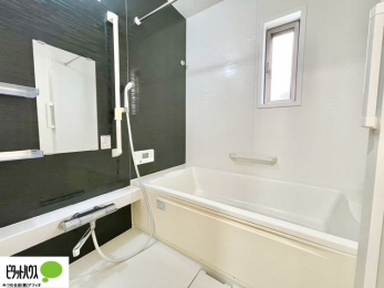 �����@�����̔�������Ă����o�X���[���͍L�X�������B�x���͂��q�l�ƈꏏ�ɗV�тȂ������܂��ˁB