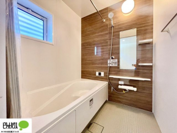 �����@�����̔�������Ă����o�X���[���͍L�X�������B�x���͂��q�l�ƈꏏ�ɗV�тȂ������܂��ˁB