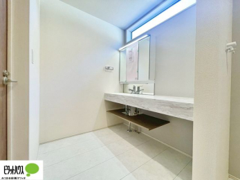 ���ʑ�E���ʏ��@�g���₷���V���v���Ȑ��ʉ��ϑ�B�����̎x�x�͂�������n�܂�܂��B