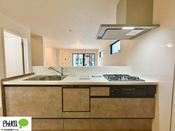 �L�b�`���@�{�H��ʐ^�@�V�z�Ȃ�ł͂̃s�J�s�J�̃L�b�`���͖����̂��������y�������Ă���܂��ˁB