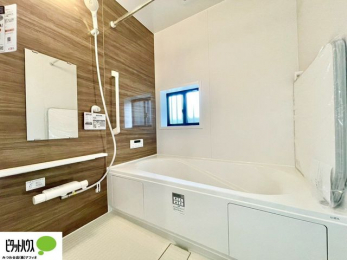 �����@�����̔�������Ă����o�X���[���͍L�X�������B�x���͂��q�l�ƈꏏ�ɗV�тȂ������܂��ˁB