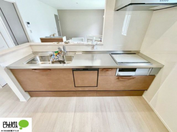 �L�b�`���@�{�H��ʐ^�F�V�z�Ȃ�ł͂̃s�J�s�J�̃L�b�`���͖����̂��������y�������Ă���܂��ˁB