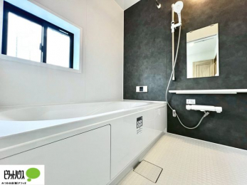 �����@�����̔�������Ă����o�X���[���͍L�X�������B�x���͂��q�l�ƈꏏ�ɗV�тȂ������܂��ˁB