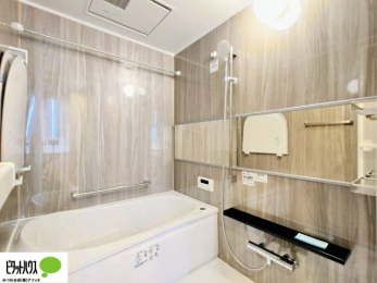 �����@�����̔�������Ă����o�X���[���͍L�X�������B�x���͂��q�l�ƈꏏ�ɗV�тȂ������܂��ˁB