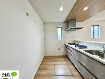 �L�b�`���@�{�H��ʐ^�@�V�z�Ȃ�ł͂̃s�J�s�J�̃L�b�`���͖����̂��������y�������Ă���܂��ˁB
