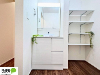 ���ʑ�E���ʏ��@�{�H��ʐ^�F�O�ʋ��̗���A�V���N���ȂǑ������[��������A�L�X�Ƃ������ʉ��ϑ�ł��B
