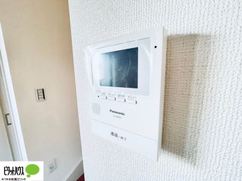 ���̑��@�{�H��ʐ^�@������Ԃ����S��TV���j�^�[�t���C���^�[�z��