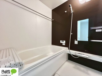 �����@�{�H��ʐ^�@1���̔�����������x���̓��͂��q�l�Ƃ̃R�~���j�P�[�V�����̏�Ƃ���