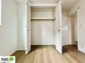 �q�������@���ꂼ��̂������Ɏ��[�X�y�[�X������̂Ńv���C�x�[�g�ȉו����g�߂ɒu�����Ƃ��ł��܂��B