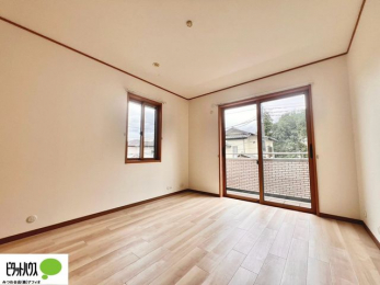 �o���R�j�[�@�傫�ȑ����疾�邢�z�˂�������܂��B