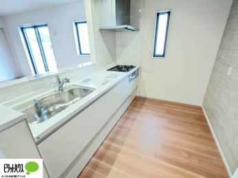 �L�b�`���@�V�z�Ȃ�ł͂̃s�J�s�J�̃L�b�`���͖����̂��������y�������Ă���܂��ˁB