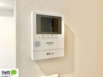 ���̑��@������Ԃ����S��TV���j�^�[�t���C���^�[�z��