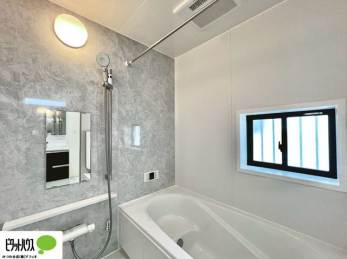 �����@�{�H��ʐ^�@�����̔�������Ă���闁���͍L�X�������B�x���͂��q�l�ƈꏏ�ɗV�тȂ������܂��ˁB