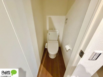 �g�C���@�{�H��ʐ^�@1�E2�K�E�H�V�����b�g�g�C�������B