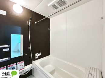 ���ʑ�E���ʏ��@�O�ʋ��̗���A�V���N���ȂǑ������[��������A�L�X�Ƃ������ʉ��ϑ�ł��B