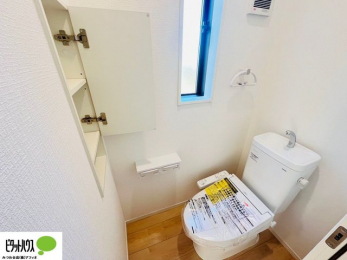 �L�b�`���@�l�C�̃J�E���^�[�L�b�`������́A���r���O�ɂ��邲�Ƒ��̗l�q���f���܂�